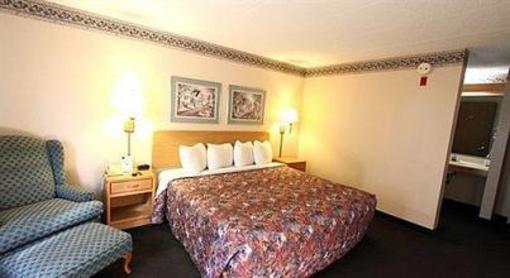 фото отеля AmericInn Motel & Suites Sheboygan