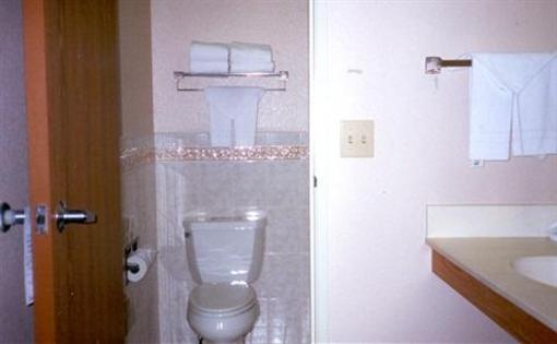 фото отеля AmericInn Motel & Suites Sheboygan