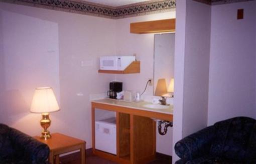 фото отеля AmericInn Motel & Suites Sheboygan