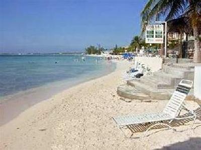 фото отеля 7 Mile Beach Resort and Club