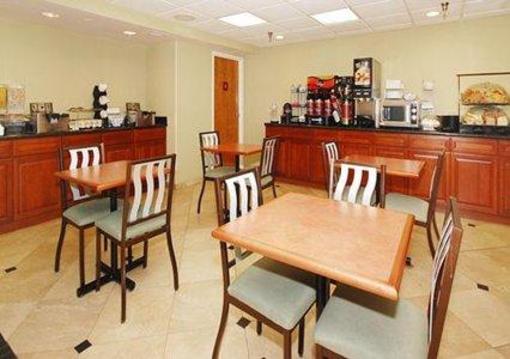 фото отеля Comfort Inn & Suites Shallowford Village Chattanooga
