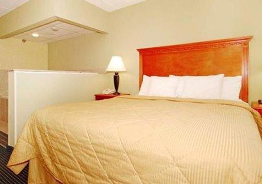 фото отеля Comfort Inn & Suites Shallowford Village Chattanooga