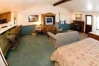 фото отеля Hilltop Inn Guesthouse & Suites Broomfield