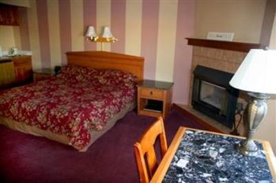 фото отеля Hilltop Inn Guesthouse & Suites Broomfield