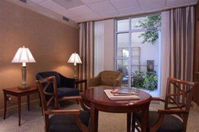 фото отеля Park Lane Inn and Suites