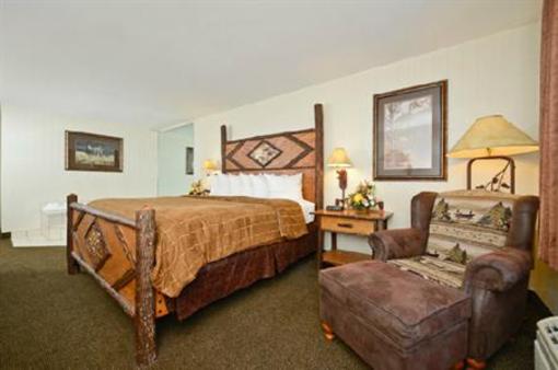 фото отеля Clubhouse Inn West Yellowstone