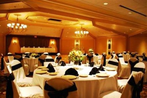 фото отеля BEST WESTERN PLUS Lehigh Valley Hotel & Conference Center