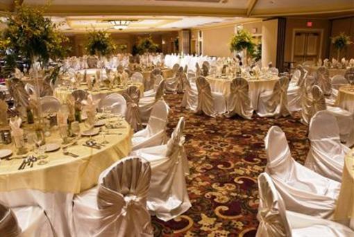 фото отеля BEST WESTERN PLUS Lehigh Valley Hotel & Conference Center