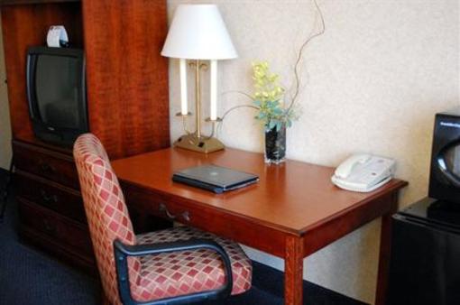фото отеля BEST WESTERN PLUS Lehigh Valley Hotel & Conference Center