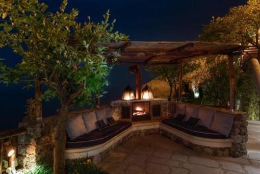 фото отеля Monastero Santa Rosa Hotel & Spa