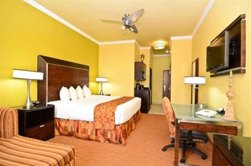 фото отеля BEST WESTERN PLUS Christopher Inn & Suites