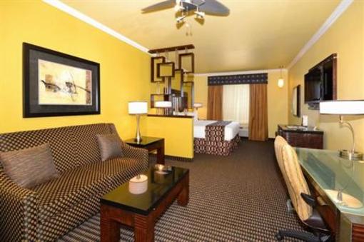 фото отеля BEST WESTERN PLUS Christopher Inn & Suites