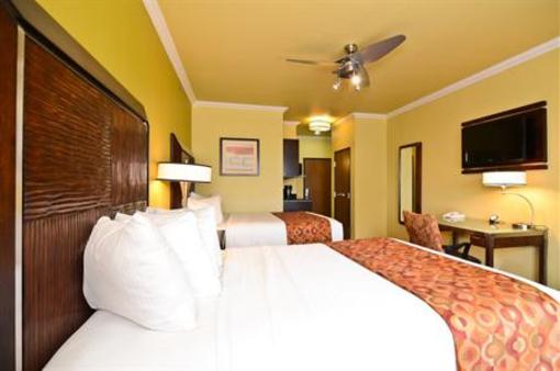 фото отеля BEST WESTERN PLUS Christopher Inn & Suites