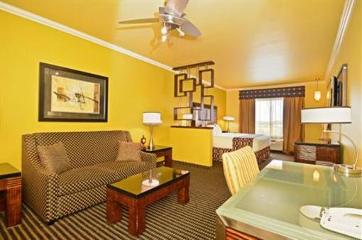 фото отеля BEST WESTERN PLUS Christopher Inn & Suites