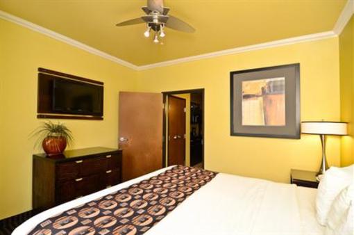фото отеля BEST WESTERN PLUS Christopher Inn & Suites