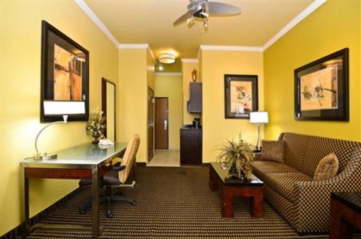 фото отеля BEST WESTERN PLUS Christopher Inn & Suites