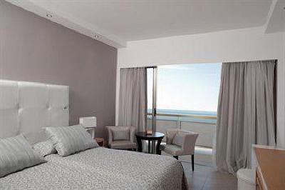 фото отеля Asterias Beach Hotel