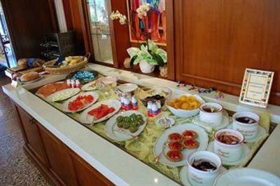 фото отеля Hotel Villa Madrina Garda