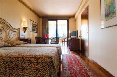 фото отеля Hotel Villa Madrina Garda