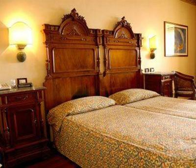 фото отеля Hotel Villa Madrina Garda