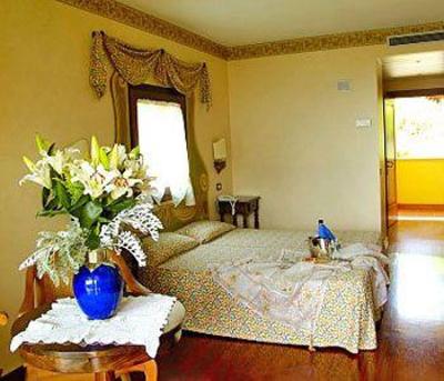 фото отеля Hotel Villa Madrina Garda