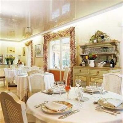 фото отеля Inter Hotel Alizea Saint-Saturnin