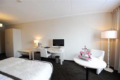 фото отеля Golden Tulip Hotel Zevenbergen
