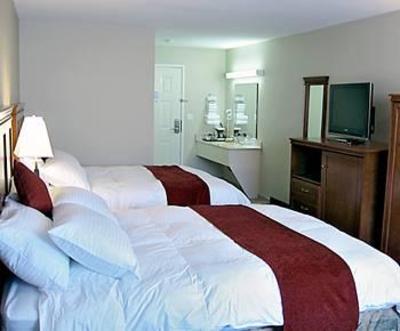 фото отеля Riverland Inn & Suites