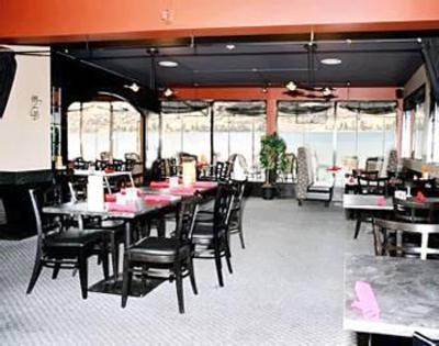 фото отеля Riverland Inn & Suites