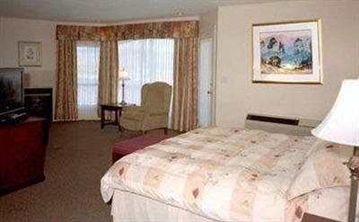 фото отеля Riverland Inn & Suites