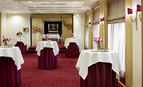 фото отеля Hotel Sacher Wien