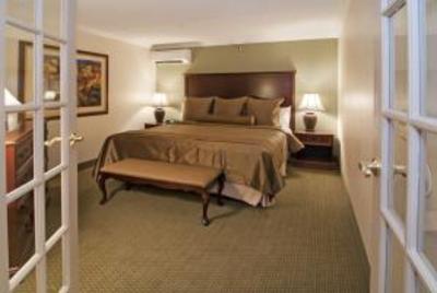 фото отеля BEST WESTERN White Bear Country Inn
