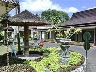 фото отеля Sriwedari Hotel