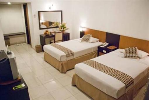 фото отеля Sriwedari Hotel