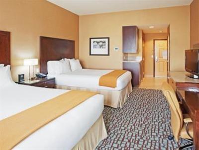фото отеля Holiday Inn Express & Suites Salinas