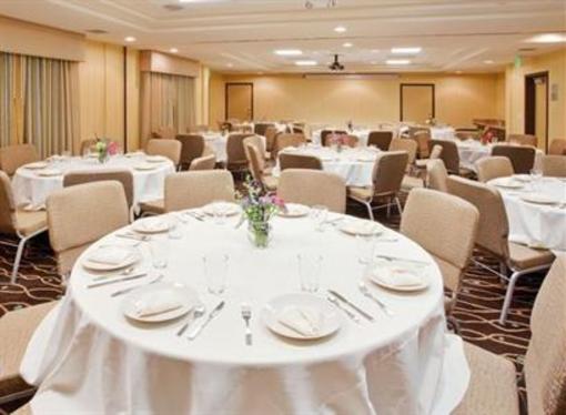 фото отеля Holiday Inn Express & Suites Salinas