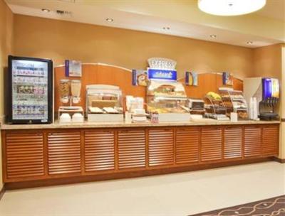 фото отеля Holiday Inn Express & Suites Salinas