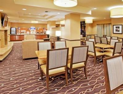 фото отеля Holiday Inn Express & Suites Salinas