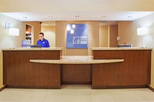 фото отеля Holiday Inn Express & Suites Salinas