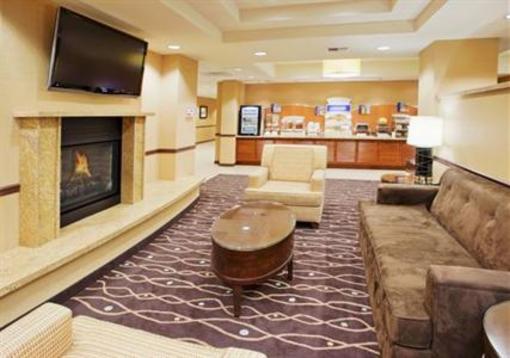 фото отеля Holiday Inn Express & Suites Salinas