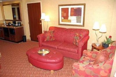фото отеля Embassy Suites Charlotte - Concord / Golf Resort & Spa