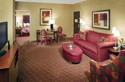 фото отеля Embassy Suites Charlotte - Concord / Golf Resort & Spa