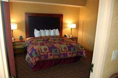фото отеля Embassy Suites Charlotte - Concord / Golf Resort & Spa