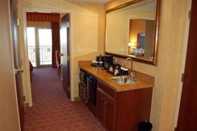 фото отеля Embassy Suites Charlotte - Concord / Golf Resort & Spa