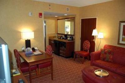 фото отеля Embassy Suites Charlotte - Concord / Golf Resort & Spa