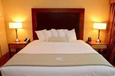 фото отеля Embassy Suites Charlotte - Concord / Golf Resort & Spa