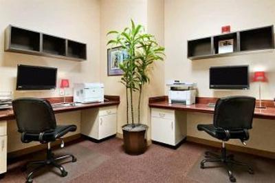 фото отеля Embassy Suites Charlotte - Concord / Golf Resort & Spa