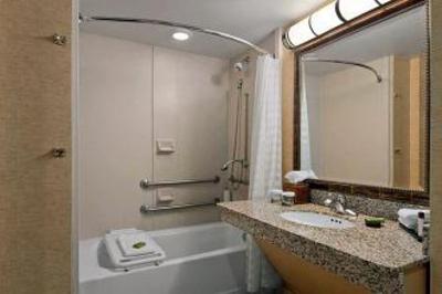 фото отеля Embassy Suites Charlotte - Concord / Golf Resort & Spa