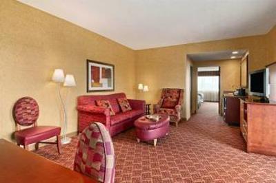 фото отеля Embassy Suites Charlotte - Concord / Golf Resort & Spa