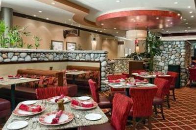 фото отеля Embassy Suites Charlotte - Concord / Golf Resort & Spa